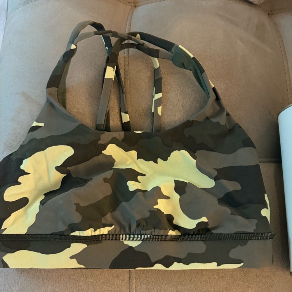 NWOT LULULEMON Camouflage Sports Bra